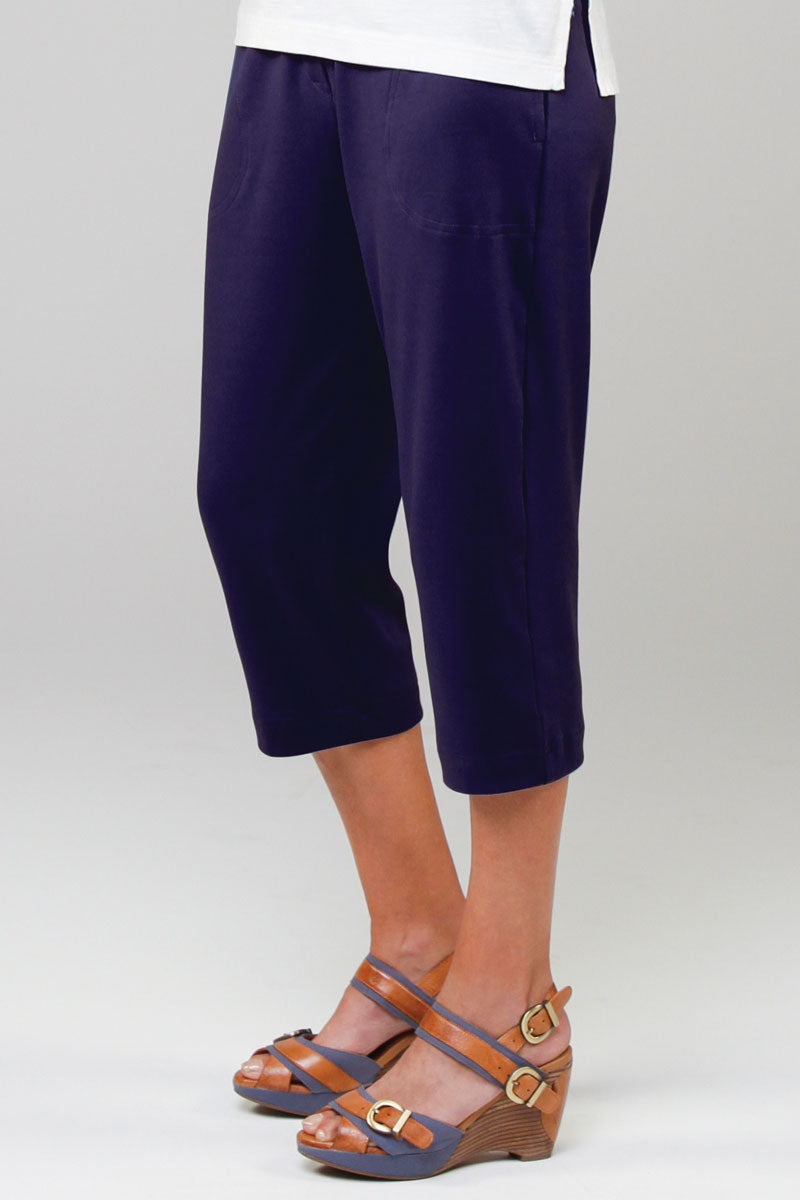 7/8 Length Cotton-Blend Women's Pants in Black & Navy